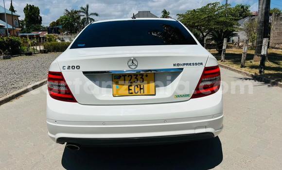 Nunua Ilio tumika Mercedes-Benz C-Classe Nyeupe Gari ndani ya Dar es Salaam nchini Dar es Salaam Nunua Ilio tumika Mercedes-Benz C-Classe Nyeupe Gari ndani ya Dar es Salaam nchini Dar es Salaam