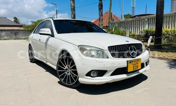 Nunua Ilio tumika Mercedes-Benz C-Classe Nyeupe Gari ndani ya Dar es Salaam nchini Dar es Salaam Nunua Ilio tumika Mercedes-Benz C-Classe Nyeupe Gari ndani ya Dar es Salaam nchini Dar es Salaam