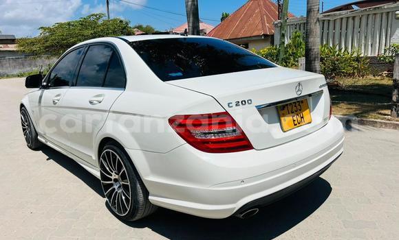 Nunua Ilio tumika Mercedes-Benz C-Classe Nyeupe Gari ndani ya Dar es Salaam nchini Dar es Salaam Nunua Ilio tumika Mercedes-Benz C-Classe Nyeupe Gari ndani ya Dar es Salaam nchini Dar es Salaam
