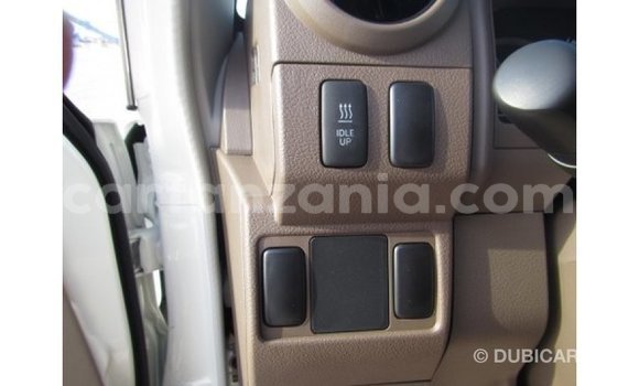 Buy Import Toyota Land Cruiser White Car in Import - Dubai in Arusha Buy Import Toyota Land Cruiser White Car in Import - Dubai in Arusha