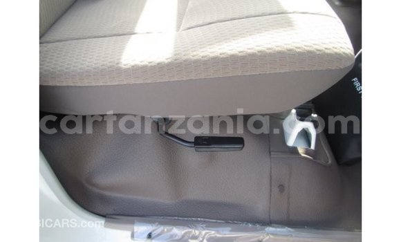Buy Import Toyota Land Cruiser White Car in Import - Dubai in Arusha Buy Import Toyota Land Cruiser White Car in Import - Dubai in Arusha