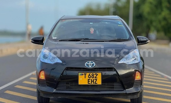 Buy Used Toyota Aqua Black Car in Dar es Salaam in Dar es Salaam