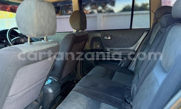 Nunua Ilio tumika Toyota Kluger Nyeusi Gari ndani ya Dar es Salaam nchini Dar es Salaam Nunua Ilio tumika Toyota Kluger Nyeusi Gari ndani ya Dar es Salaam nchini Dar es Salaam