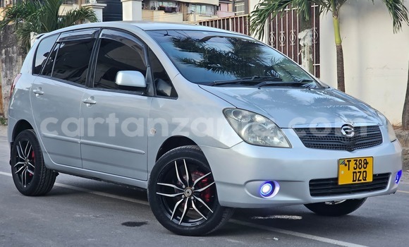Nunua Ilio tumika Toyota Spacio Fedha Gari ndani ya Dar es Salaam nchini Dar es Salaam