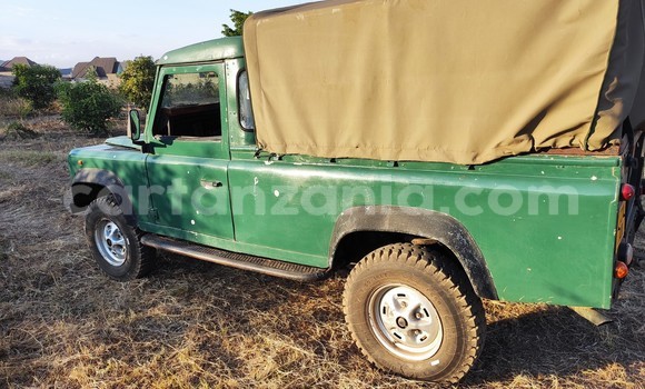 Buy Used Land Rover Defender Green Car in Arusha in Arusha