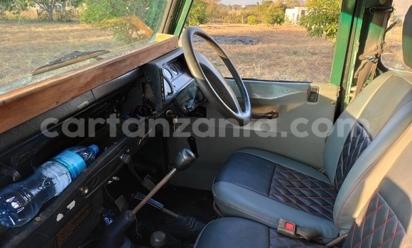 Buy Used Land Rover Defender Green Car in Arusha in Arusha Buy Used Land Rover Defender Green Car in Arusha in Arusha