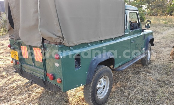 Buy Used Land Rover Defender Green Car in Arusha in Arusha Buy Used Land Rover Defender Green Car in Arusha in Arusha