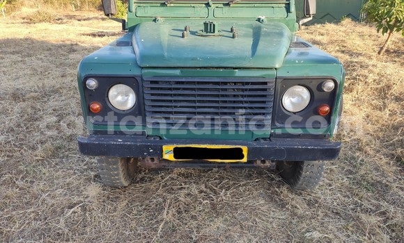 Buy Used Land Rover Defender Green Car in Arusha in Arusha Buy Used Land Rover Defender Green Car in Arusha in Arusha