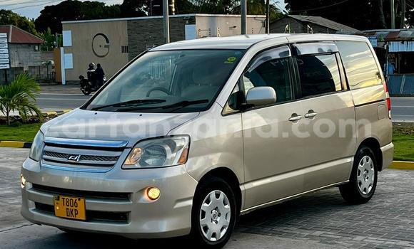 Nunua Ilio tumika Toyota Noah Fedha Gari ndani ya Dar es Salaam nchini Dar es Salaam Nunua Ilio tumika Toyota Noah Fedha Gari ndani ya Dar es Salaam nchini Dar es Salaam