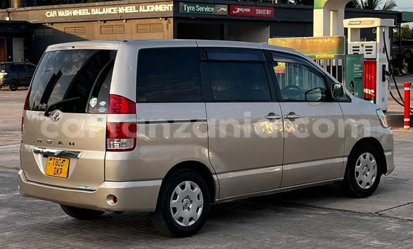 Nunua Ilio tumika Toyota Noah Fedha Gari ndani ya Dar es Salaam nchini Dar es Salaam Nunua Ilio tumika Toyota Noah Fedha Gari ndani ya Dar es Salaam nchini Dar es Salaam