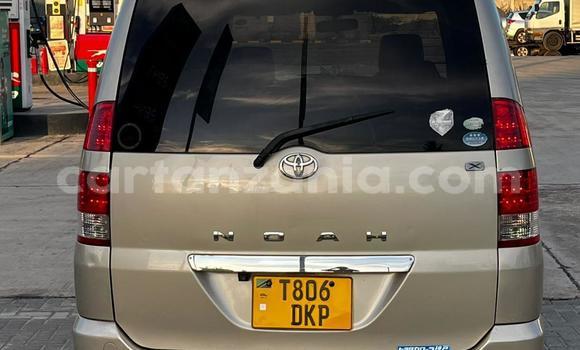 Nunua Ilio tumika Toyota Noah Fedha Gari ndani ya Dar es Salaam nchini Dar es Salaam Nunua Ilio tumika Toyota Noah Fedha Gari ndani ya Dar es Salaam nchini Dar es Salaam