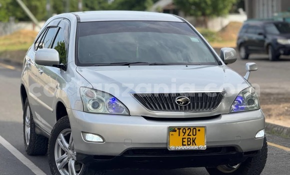 Nunua Ilio tumika Toyota Harrier Nyeusi Gari ndani ya Dar es Salaam nchini Dar es Salaam Nunua Ilio tumika Toyota Harrier Nyeusi Gari ndani ya Dar es Salaam nchini Dar es Salaam