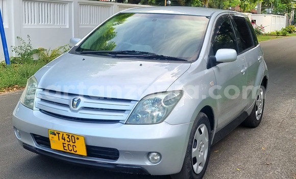 Buy Used Toyota IST Silver Car in Dar es Salaam in Dar es Salaam