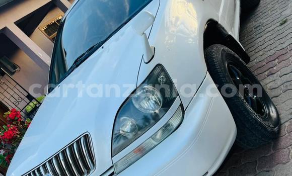Nunua Ilio tumika Toyota Harrier Nyeupe Gari ndani ya Dar es Salaam nchini Dar es Salaam