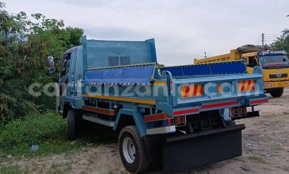 Buy Used Mitsubishi Fuso Fighter Blue Truck in Dar es Salaam in Dar es Salaam