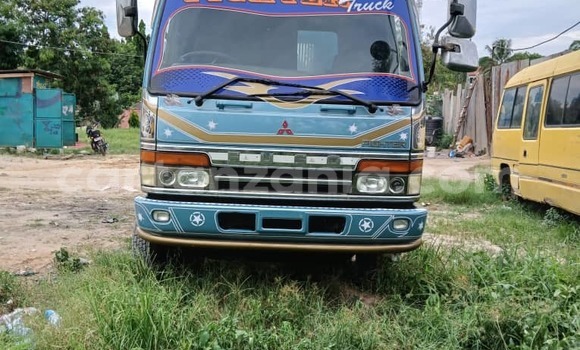 Nunua Ilio tumika Mitsubishi Fuso Fighter Bluu Lori ndani ya Dar es Salaam nchini Dar es Salaam Nunua Ilio tumika Mitsubishi Fuso Fighter Bluu Lori ndani ya Dar es Salaam nchini Dar es Salaam