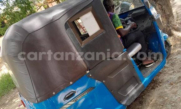 Nunua Ilio tumika TVS HLX125 Bluu Bike ndani ya Dar es Salaam nchini Dar es Salaam Nunua Ilio tumika TVS HLX125 Bluu Bike ndani ya Dar es Salaam nchini Dar es Salaam