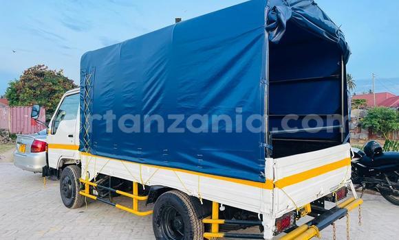 Buy Used Toyota Dyna White Truck in Dar es Salaam in Dar es Salaam