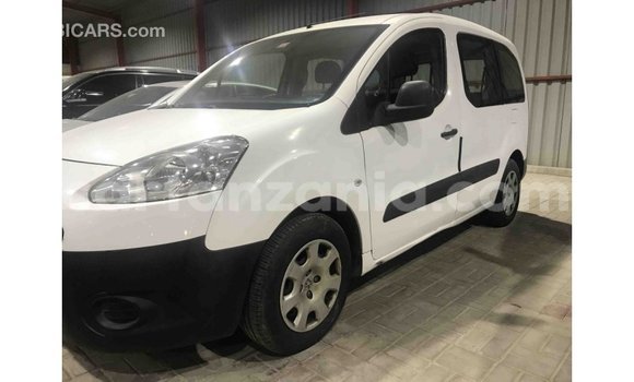 Nunua Imported Peugeot Partner Nyeupe Gari ndani ya Import - Dubai nchini Arusha Nunua Imported Peugeot Partner Nyeupe Gari ndani ya Import - Dubai nchini Arusha