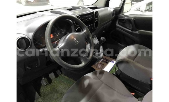 Nunua Imported Peugeot Partner Nyeupe Gari ndani ya Import - Dubai nchini Arusha Nunua Imported Peugeot Partner Nyeupe Gari ndani ya Import - Dubai nchini Arusha