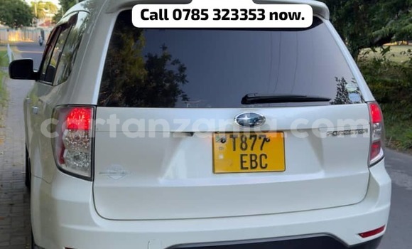 Nunua Ilio tumika Subaru Forester Nyeupe Gari ndani ya Dar es Salaam nchini Dar es Salaam