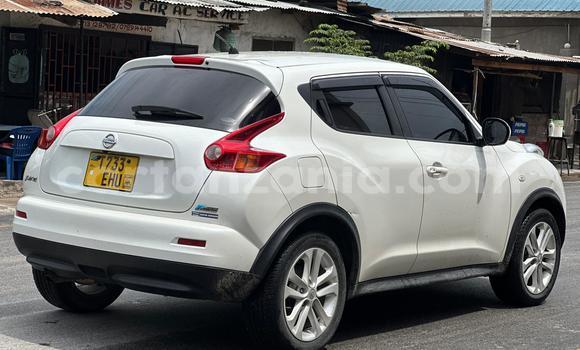 Nunua Ilio tumika Nissan Juke Nyeupe Gari ndani ya Dar es Salaam nchini Dar es Salaam Nunua Ilio tumika Nissan Juke Nyeupe Gari ndani ya Dar es Salaam nchini Dar es Salaam
