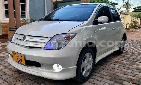 Buy Used Toyota IST White Car in Biharamulo in Kagera Buy Used Toyota IST White Car in Biharamulo in Kagera