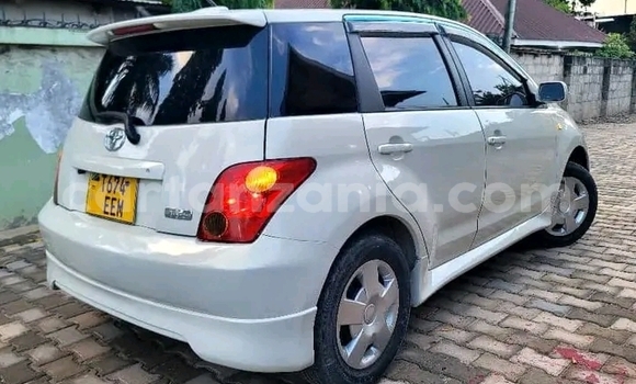 Buy Used Toyota IST White Car in Biharamulo in Kagera Buy Used Toyota IST White Car in Biharamulo in Kagera