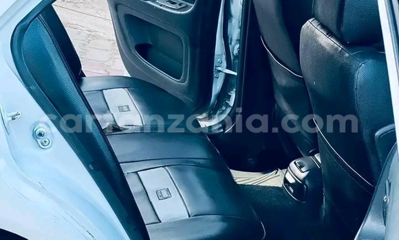 Buy Used Toyota Altezza White Car in Babati Urban in Manyara Buy Used Toyota Altezza White Car in Babati Urban in Manyara