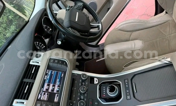 Buy Used Range Rover Range Rover White Car in Bariadi in Simiyu