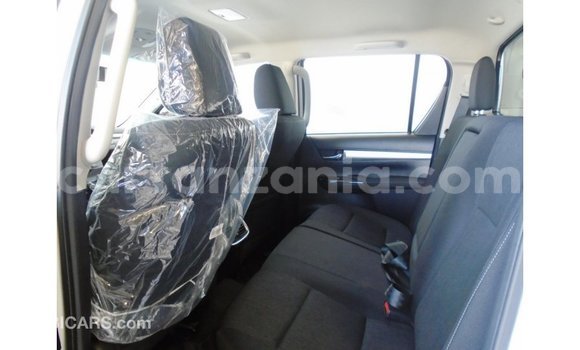 Buy Import Toyota Hilux White Car in Import - Dubai in Arusha Buy Import Toyota Hilux White Car in Import - Dubai in Arusha