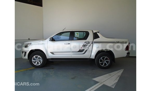 Buy Import Toyota Hilux White Car in Import - Dubai in Arusha Buy Import Toyota Hilux White Car in Import - Dubai in Arusha