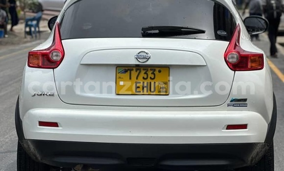 Nunua Ilio tumika Nissan Juke Nyeupe Gari ndani ya Dar es Salaam nchini Dar es Salaam