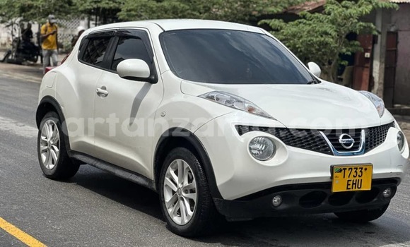 Nunua Ilio tumika Nissan Juke Nyeupe Gari ndani ya Dar es Salaam nchini Dar es Salaam
