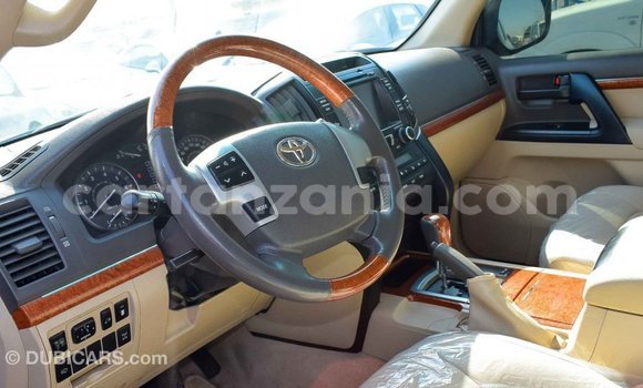 Buy Import Toyota Land Cruiser Other Car in Import - Dubai in Arusha Buy Import Toyota Land Cruiser Other Car in Import - Dubai in Arusha