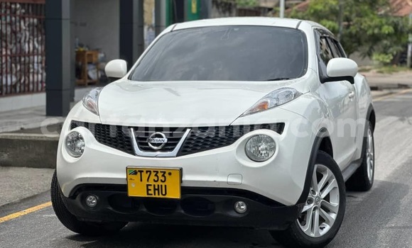 Buy Used Nissan Juke White Car in Dar es Salaam in Dar es Salaam