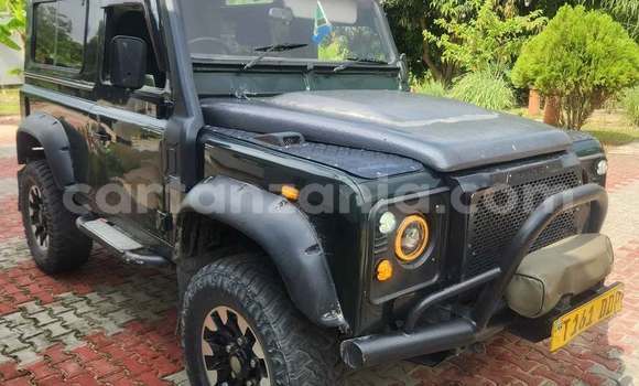 Nunua Ilio tumika Land Rover Defender Nyeusi Gari ndani ya Bagamoyo nchini Pwani