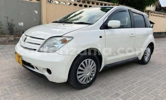 Buy Used Toyota IST White Car in Bahi in Dodoma Buy Used Toyota IST White Car in Bahi in Dodoma