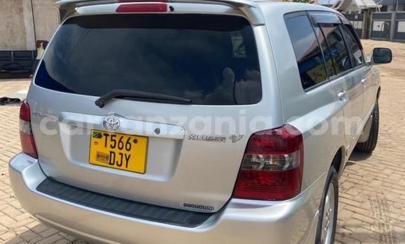 Buy Used Toyota Kluger Silver Car in Dar es Salaam in Dar es Salaam