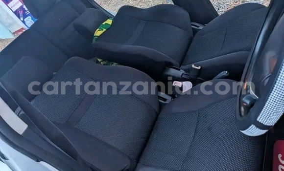 Nunua Ilio tumika Toyota IST Nyingine Gari ndani ya Butiama nchini Mara