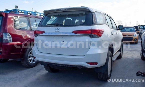 Buy Import Toyota Fortuner White Car in Import - Dubai in Arusha Buy Import Toyota Fortuner White Car in Import - Dubai in Arusha