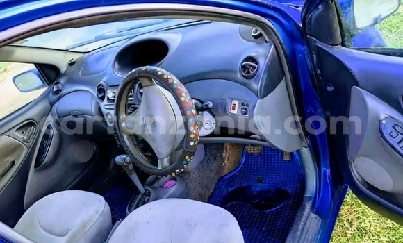 Nunua Ilio tumika Toyota Vitz Bluu Gari ndani ya Biharamulo nchini Kagera Nunua Ilio tumika Toyota Vitz Bluu Gari ndani ya Biharamulo nchini Kagera