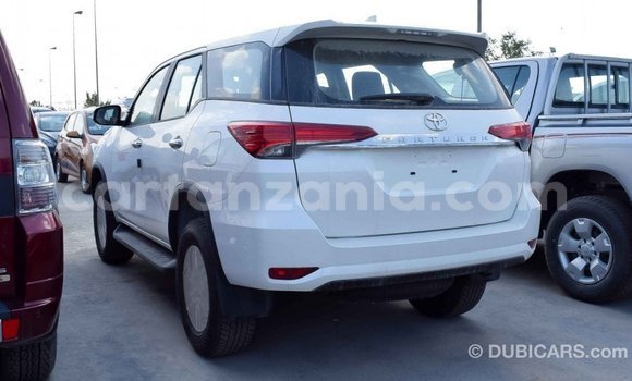 Buy Import Toyota Fortuner White Car in Import - Dubai in Arusha Buy Import Toyota Fortuner White Car in Import - Dubai in Arusha