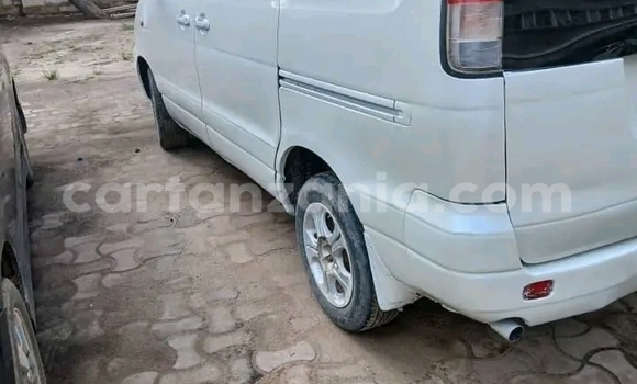 Nunua Ilio tumika Toyota Noah Nyeupe Gari ndani ya Biharamulo nchini Kagera Nunua Ilio tumika Toyota Noah Nyeupe Gari ndani ya Biharamulo nchini Kagera