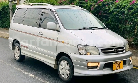 Buy Used Toyota Noah White Car in Bariadi in Simiyu Buy Used Toyota Noah White Car in Bariadi in Simiyu