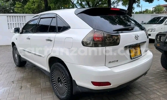 Buy Used Toyota Harrier White Car in Bahi in Dodoma Buy Used Toyota Harrier White Car in Bahi in Dodoma