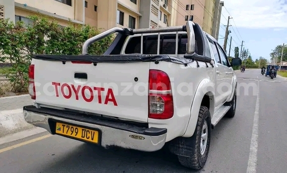 Nunua Ilio tumika Toyota Hiluxe VIGO Nyeupe Gari ndani ya Butiama nchini Mara Nunua Ilio tumika Toyota Hiluxe VIGO Nyeupe Gari ndani ya Butiama nchini Mara