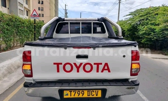 Nunua Ilio tumika Toyota Hiluxe VIGO Nyeupe Gari ndani ya Butiama nchini Mara Nunua Ilio tumika Toyota Hiluxe VIGO Nyeupe Gari ndani ya Butiama nchini Mara