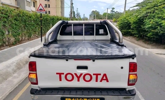 Nunua Ilio tumika Toyota Hiluxe VIGO Nyeupe Gari ndani ya Butiama nchini Mara Nunua Ilio tumika Toyota Hiluxe VIGO Nyeupe Gari ndani ya Butiama nchini Mara