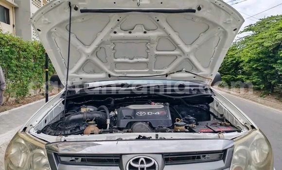Nunua Ilio tumika Toyota Hiluxe VIGO Nyeupe Gari ndani ya Butiama nchini Mara Nunua Ilio tumika Toyota Hiluxe VIGO Nyeupe Gari ndani ya Butiama nchini Mara